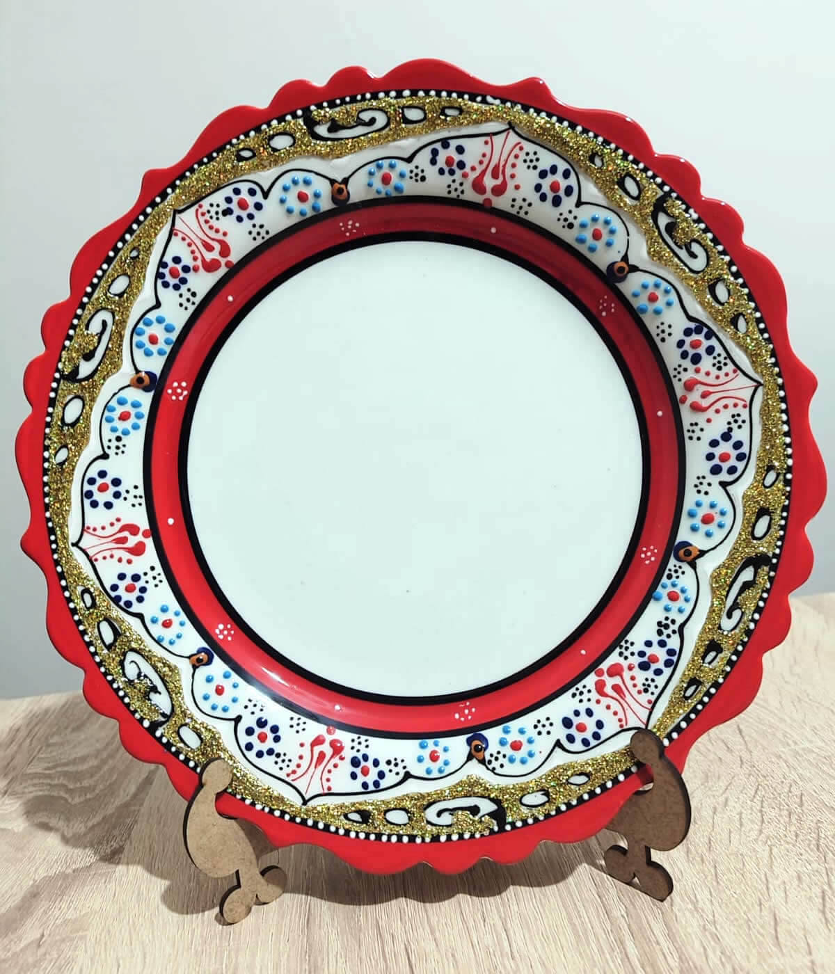 cini-tabak-kirmizi-beyaz-sari-simli