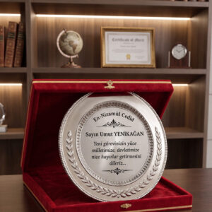 Kadife Kutulu Gümüş Renk Metal Plaket Başak Desenli Kişiye Özel Tebrik Ödül Plaketi - Görsel 3